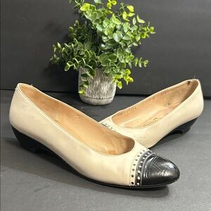 Salvatore Ferragamo Black and Cream Flats